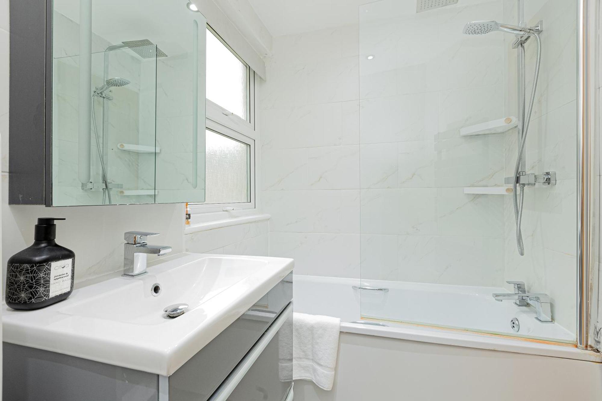 Apartment 2br Flat W Garden In Wandsworth, 7min Tube *